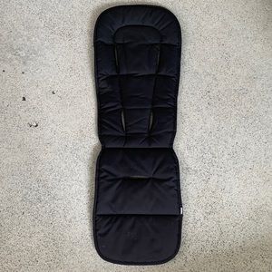 Thule stroller seat liner
stroller seat liner. Black color